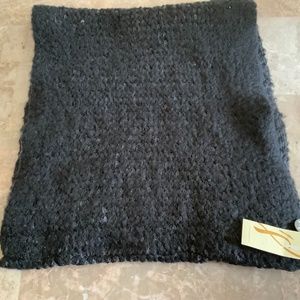 NWT COLLECTION 18 Black Infinity Scarf